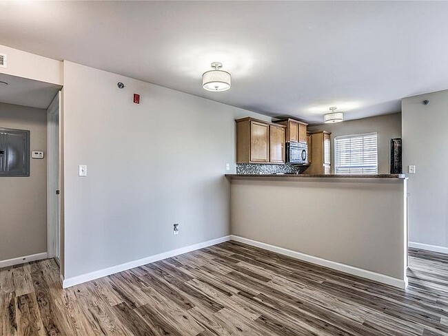 Building Photo - 5200 Spring River Dr