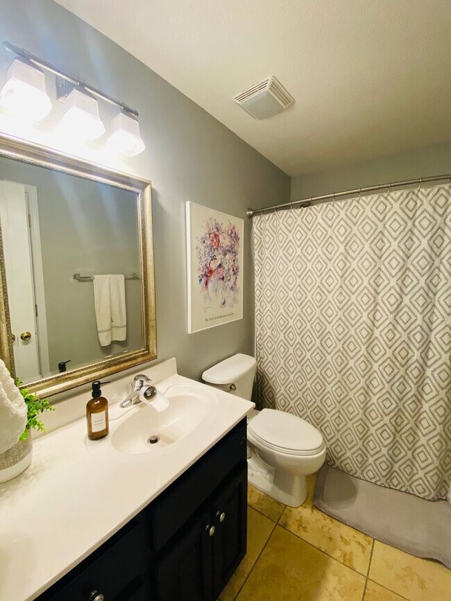 Building Photo - Charming 4 bed/3 bath in Walkers Grove! (P...