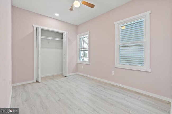 Foto del edificio - 309 N Oxford Ave