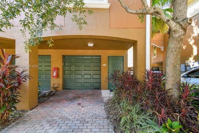 Foto del edificio - 2945 NE 185th St