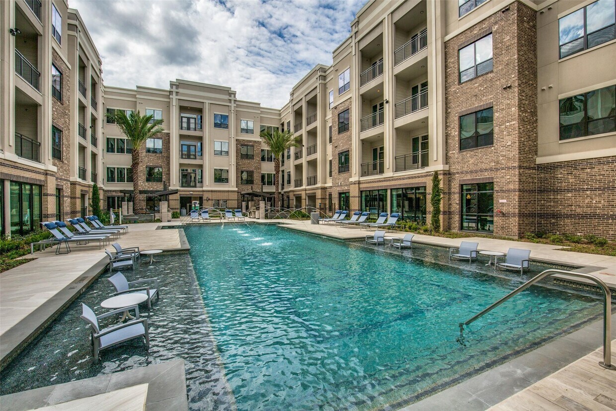 Foto principal - 4139 Bellaire Blvd