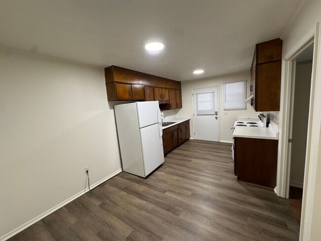Building Photo - Commanche St Duplex