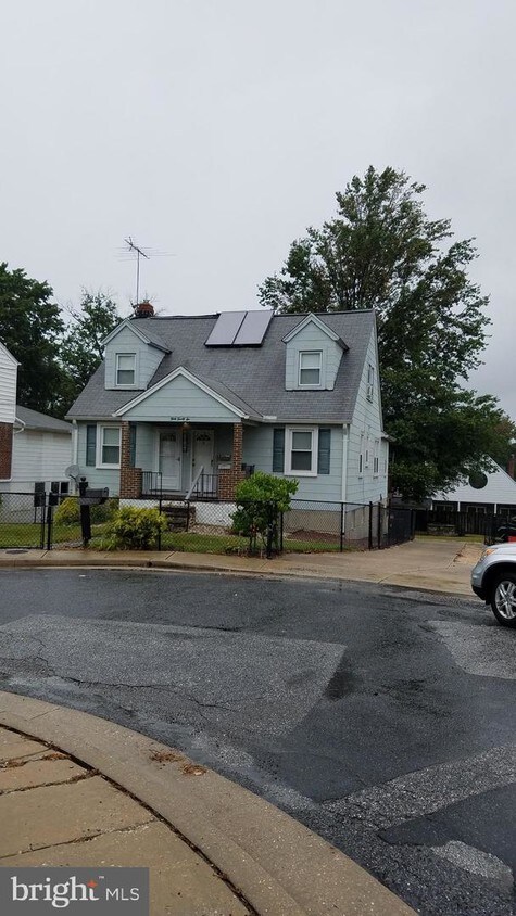 Primary Photo - 3026 Lavender Ave
