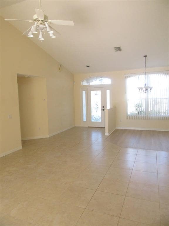 Foto del edificio - 8171 Rocliff Ave