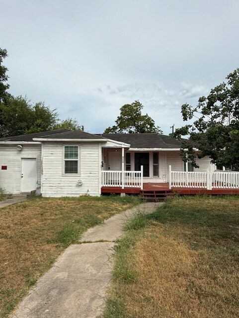 Foto principal - 4226 Christie St