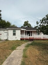 Building Photo - 4226 Christie St