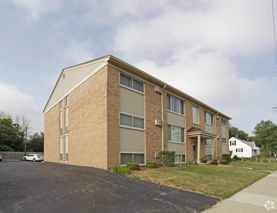 1500 E 10 Mile Rd, Ferndale, MI 48220 Apartments in Ferndale, MI