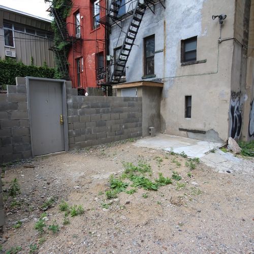 Foto del edificio - 804 Driggs Ave