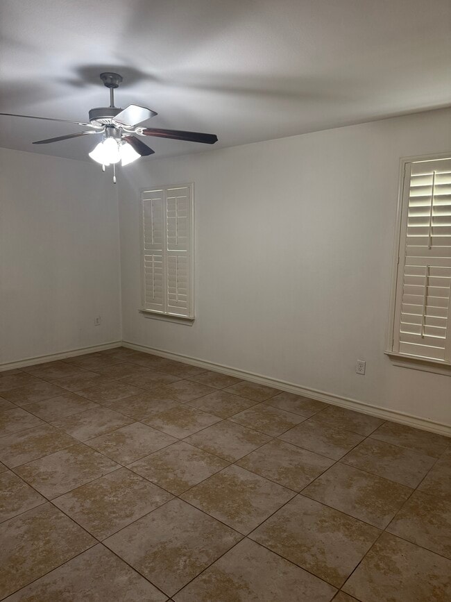 Building Photo - 212 Sandhill Oak Dr