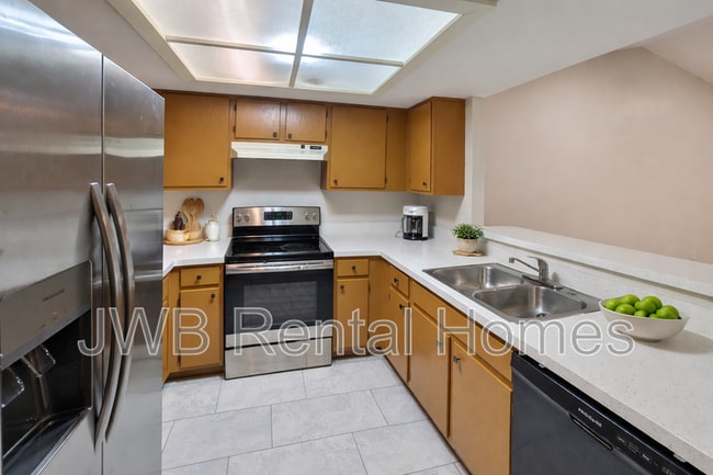 Foto del edificio - 5521 Greatpine Ln N