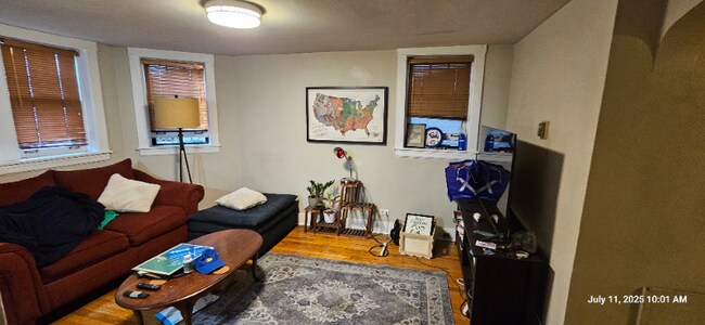 Foto del edificio - 3306 N Southport Ave