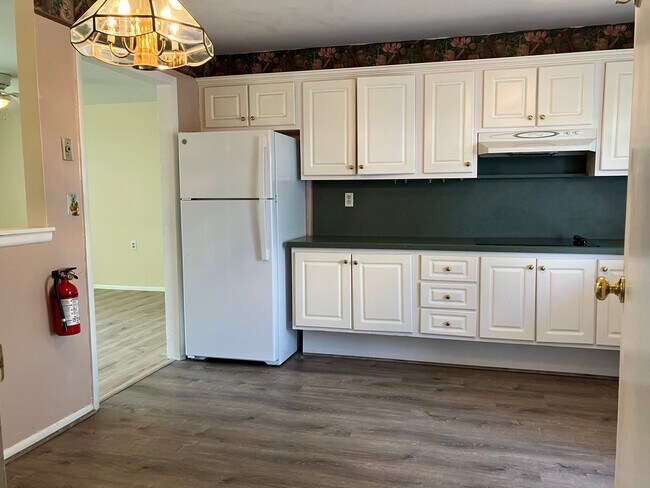 Foto del edificio - 335A Canterbury Ct