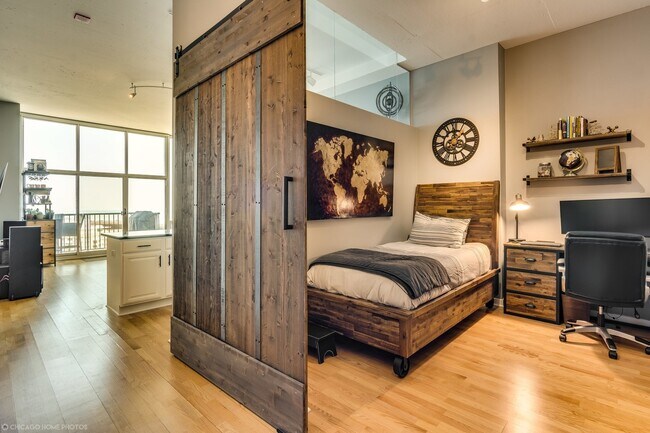 Building Photo - 1600 S Indiana Ave