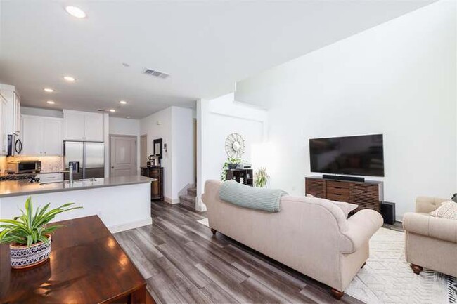 Building Photo - 1060 Homestead Way