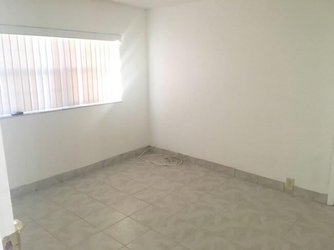 Foto del edificio - 2335 Funston St