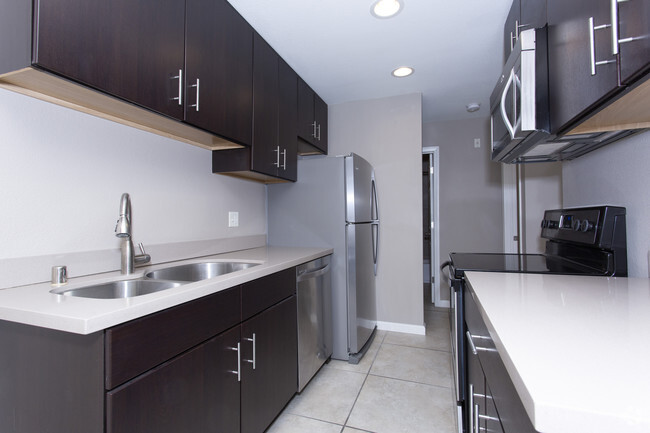 1BR, 1BA - 552 SF Kitchen - 8th Street Apartments