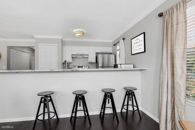 Foto del edificio - 1 br, 1.5 bath Condo - 3 W Lincoln St
