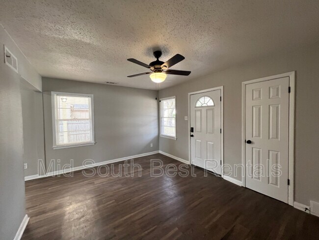 Building Photo - 3835 Kerfield Dr