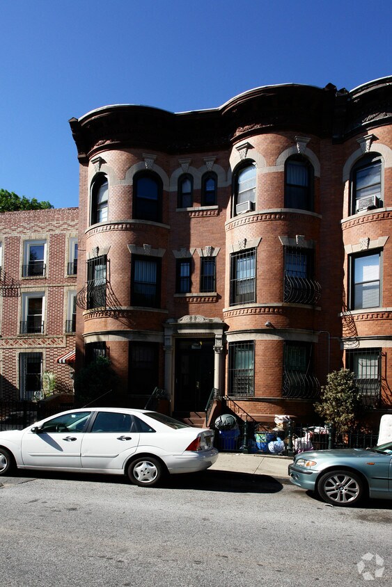 Building Photo - 326 12th St