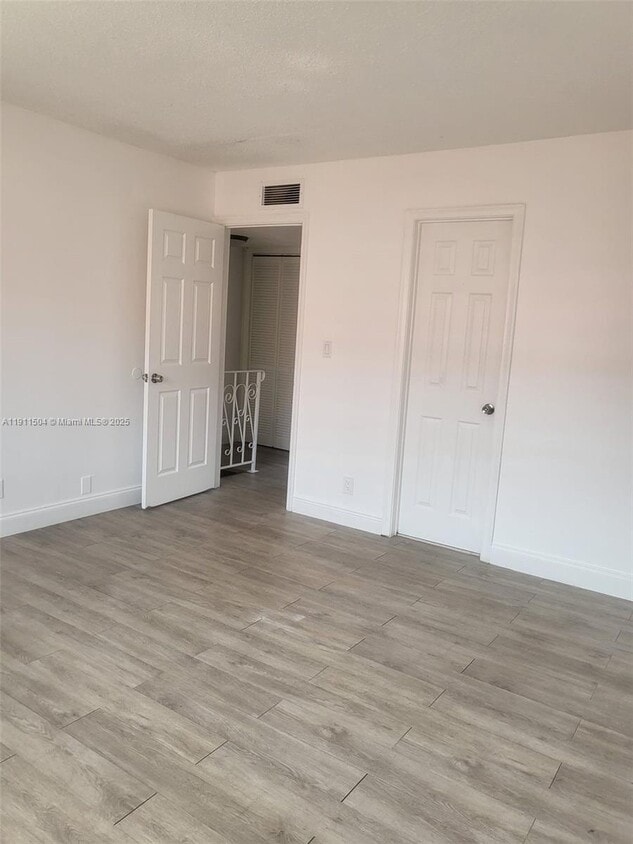 Primary Photo - 2554 NW 52nd Ave