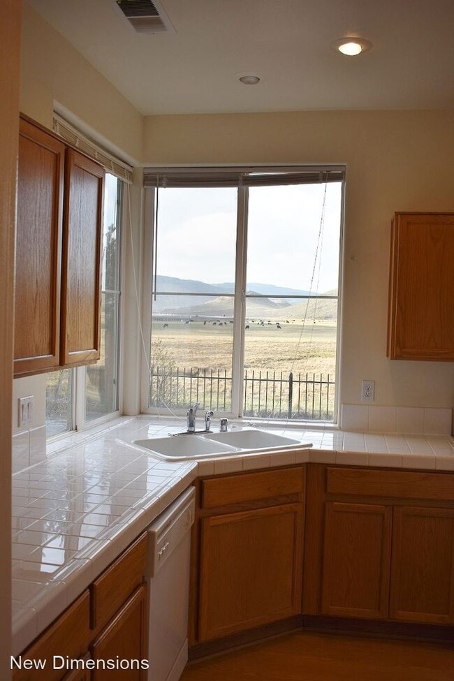 Building Photo - 2 br, 2.5 bath House - 3576 Heron's Circle