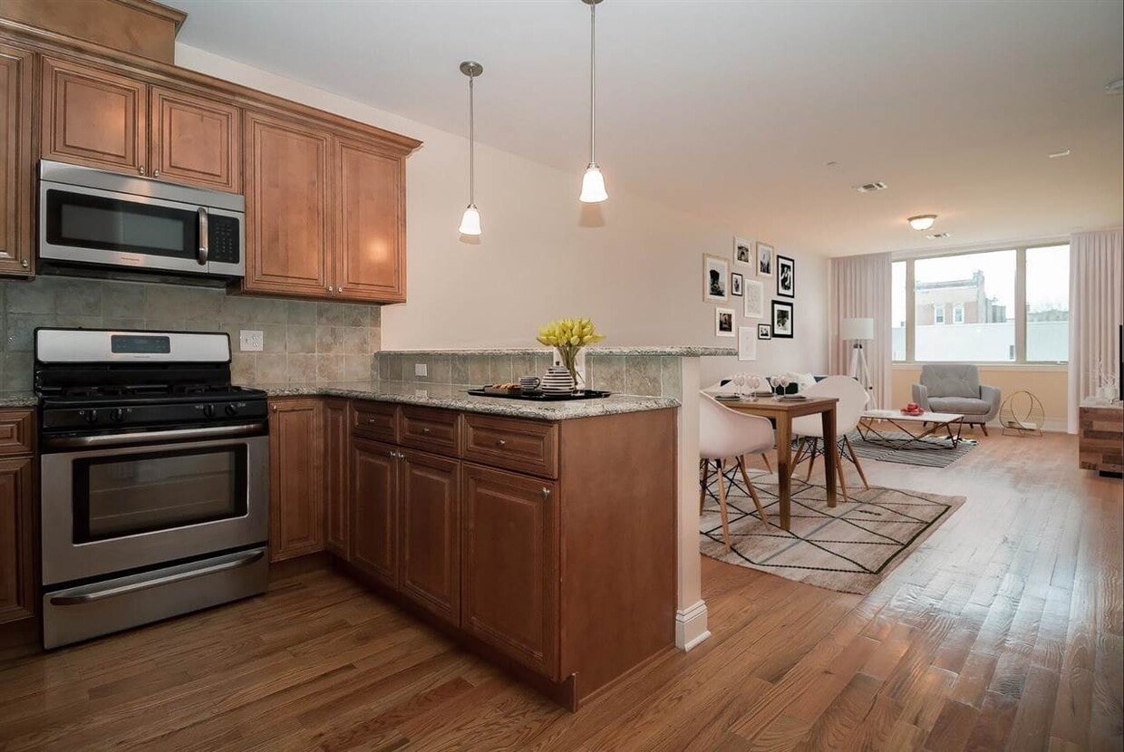 Primary Photo - 422 68th St