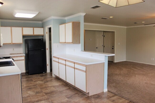 Foto del edificio - 347 Stone Hill Dr