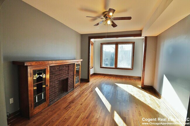 Building Photo - 3339 N Springfield Ave