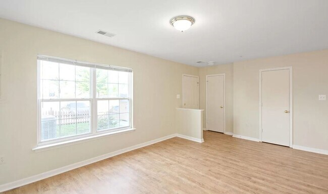 Building Photo - Charming townhouse in Wellington Trace com...