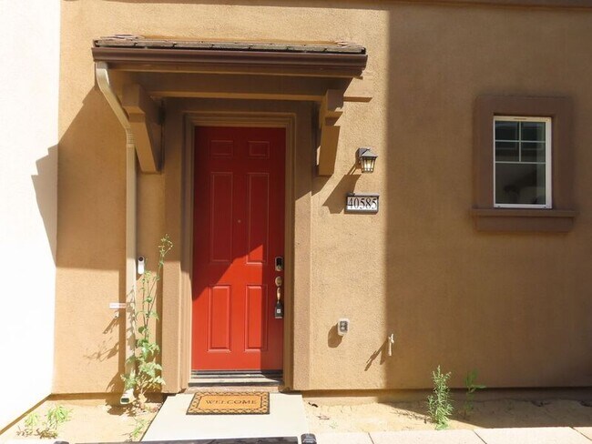 Foto del edificio - 40585 Melrose Dr