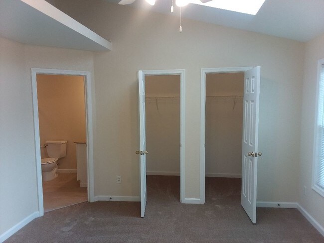 Foto del edificio - 8550 Tidewater Dr