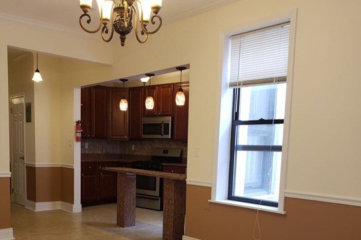 Foto principal - 585 85th St