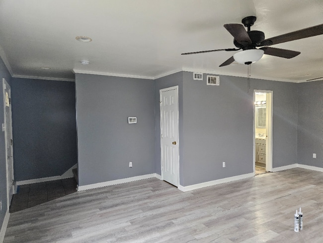 Building Photo - 1903 Rosary Dr