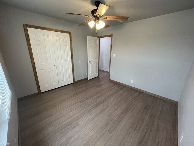 Building Photo - 2 br, 2 bath Triplex - 452 Derrs Chapel Road