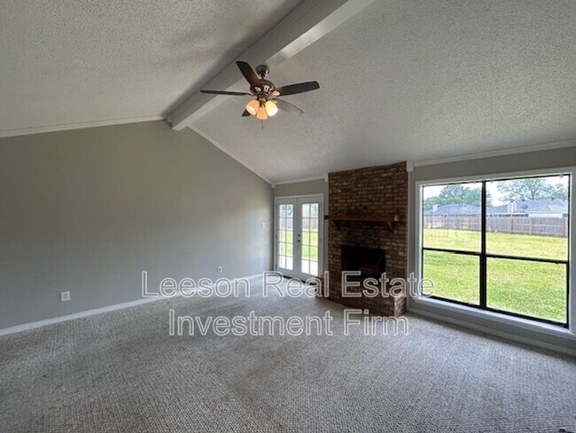 Foto del edificio - 5410 Mary Dr