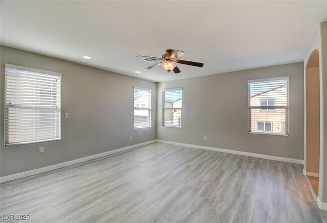 Foto del edificio - 4120 Free Bird Crest Ave