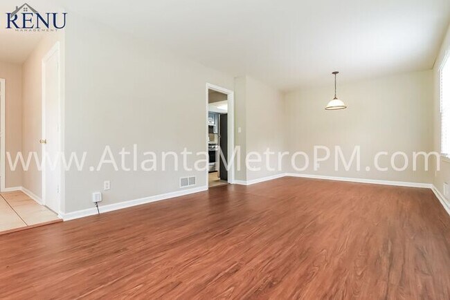 Building Photo - Now Available! 4 bedrooms 3.5 baths
