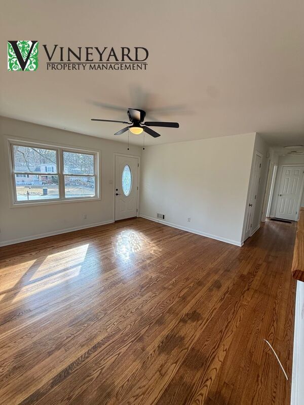 Building Photo - 1023 Pine Valley Dr NE