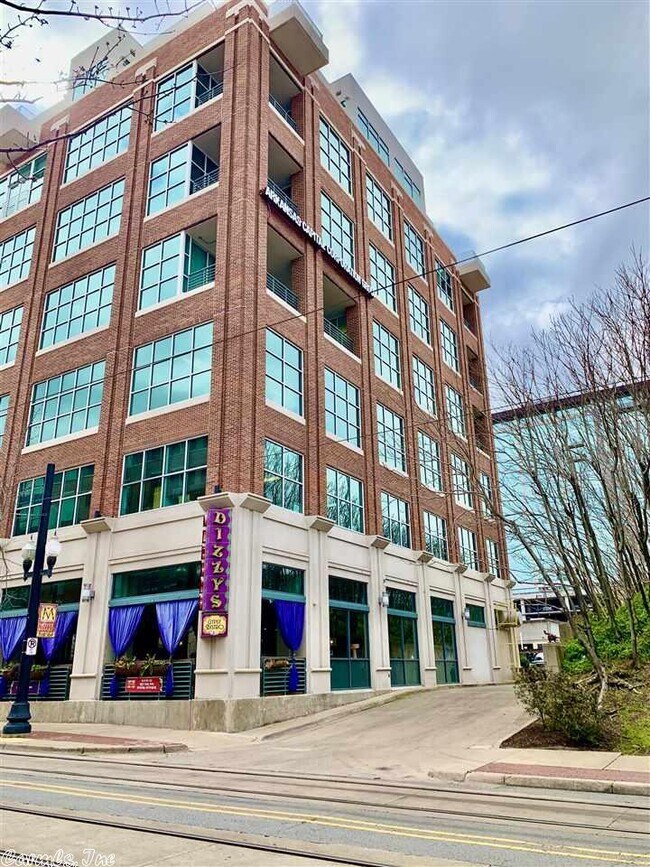 Foto del edificio - 200 River Market Ave