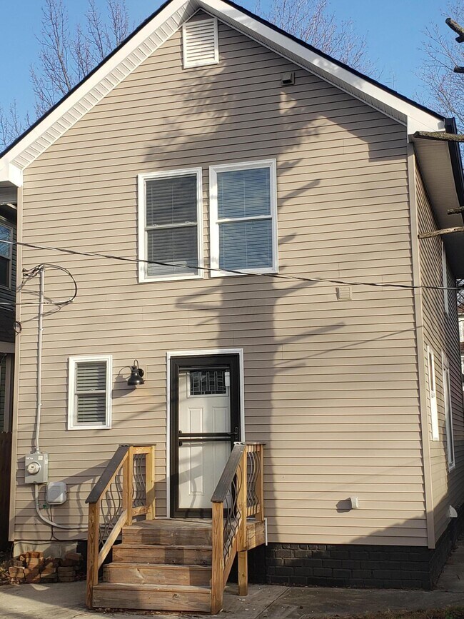 Building Photo - 963 S 22nd St
