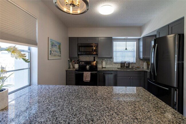 Foto del edificio - 9940 47th Ave N