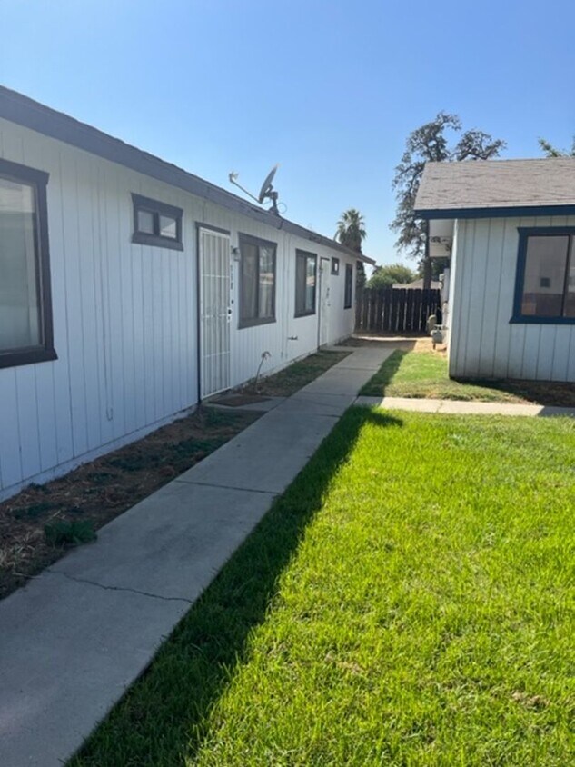 Foto principal - 2 Bedroom 1 Bath Unit COMING SOON!