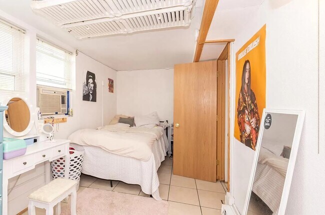 Foto del edificio - 2303 Olive St