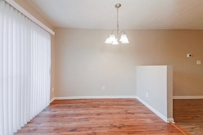 Foto del edificio - 5513 Lake Garden Ct