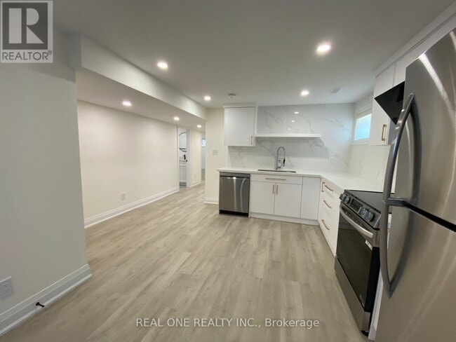 Building Photo - 3366 Strabane Dr