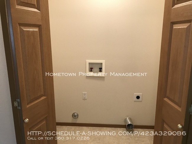 Building Photo - Westside Townhome in Grasslake Village