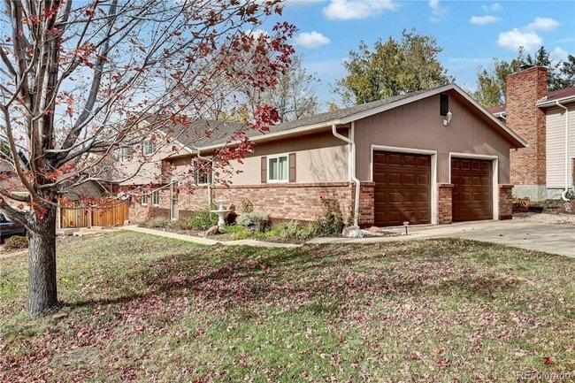 Building Photo - 2990 Roche Dr S