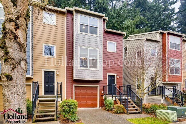 Foto del edificio - Beautiful Townhome with a Bonus Room in Hi...