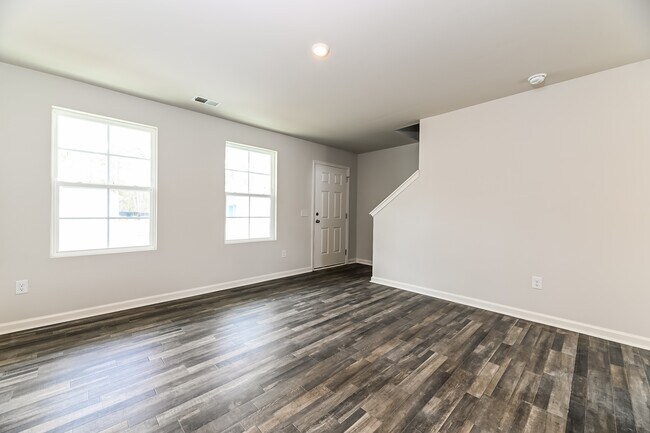 Foto del edificio - 672 Savanac St SE