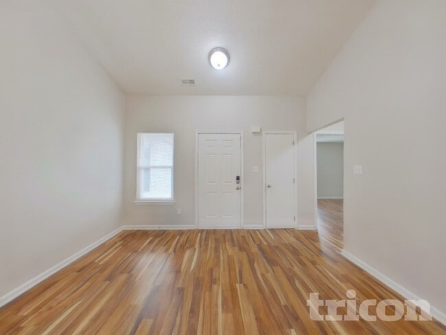 Building Photo - 11006 White Stag Dr